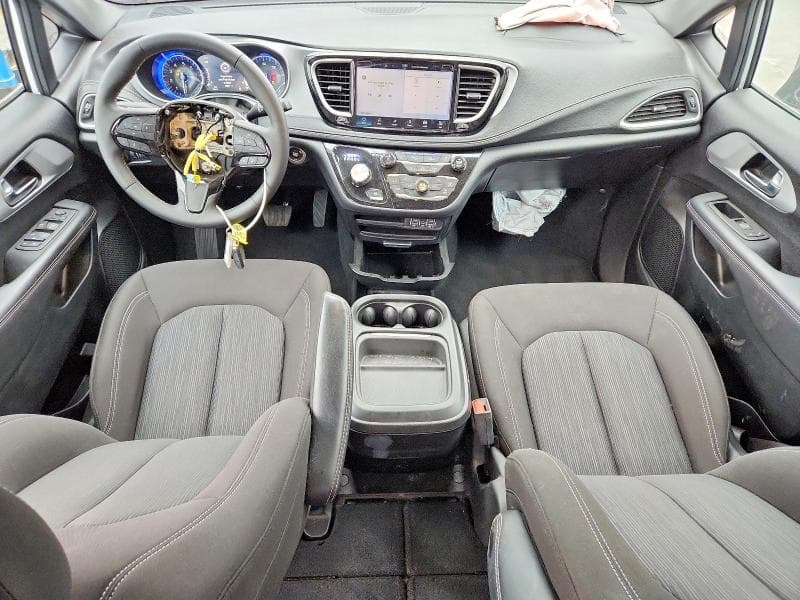 2024 CHRYSLER PACIFICA TOURING 8