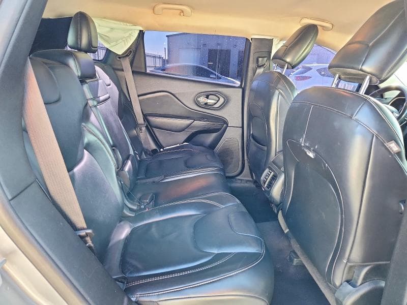 2016 JEEP CHEROKEE LIMITED 11