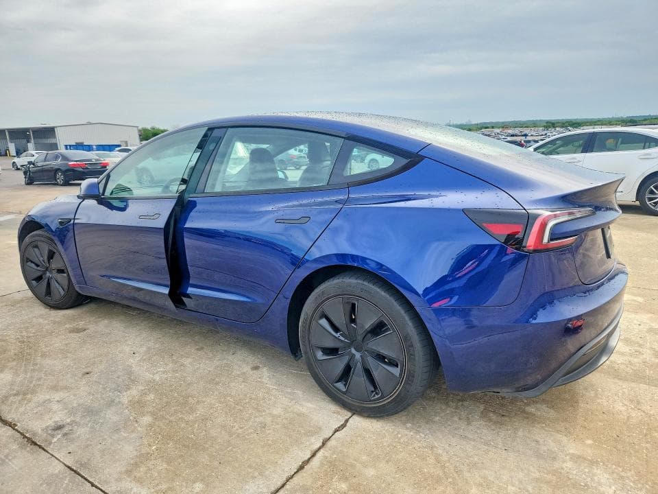 2025 TESLA MODEL 3 2