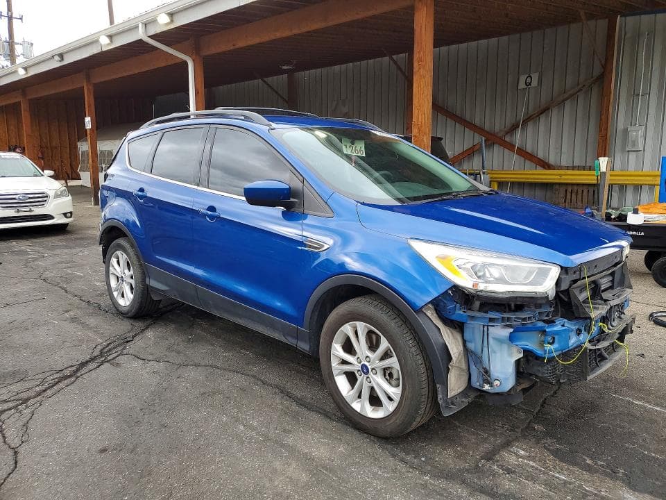 2017 FORD ESCAPE SE 4