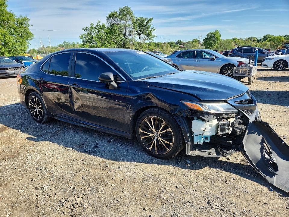 2018 TOYOTA CAMRY SE SE 4