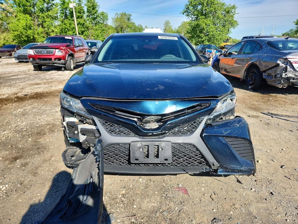2018 TOYOTA CAMRY SE SE 5