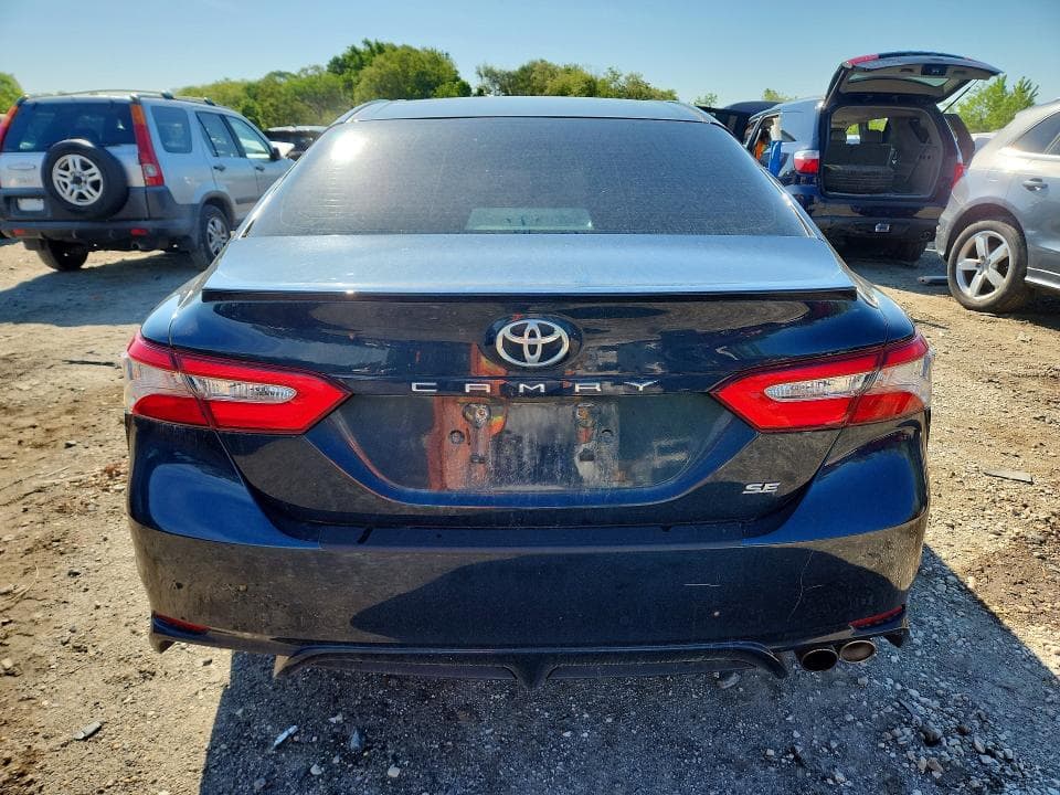 2018 TOYOTA CAMRY SE SE 6