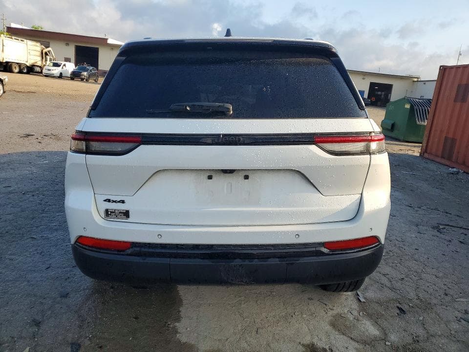 2022 JEEP GRAND CHEROKEE LAREDO LAREDO 6