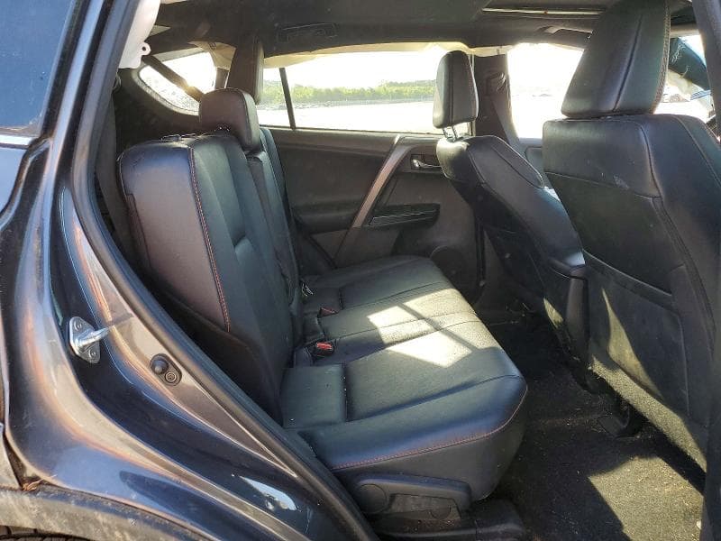 2017 TOYOTA RAV4 SE SE 11