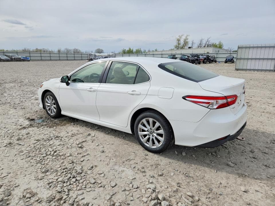 2018 TOYOTA CAMRY LE 2