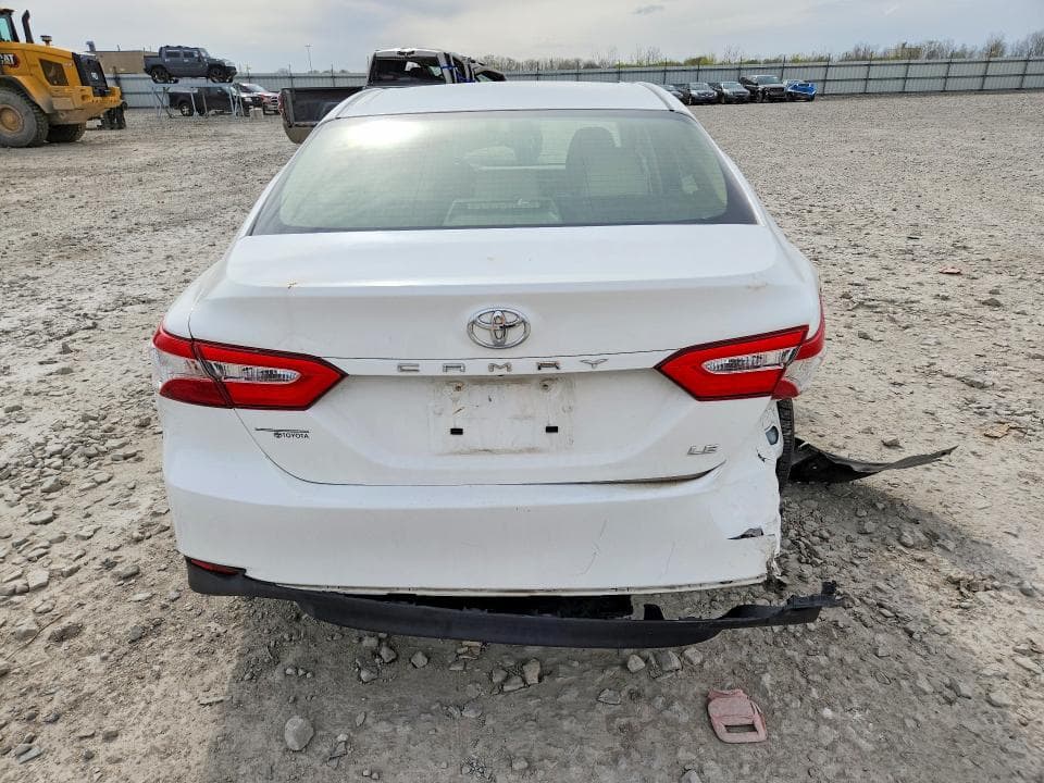 2018 TOYOTA CAMRY LE 6