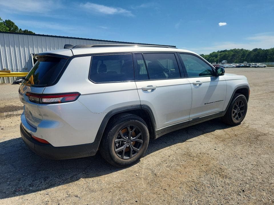 2024 JEEP GRAND CHEROKEE L LAREDO 3
