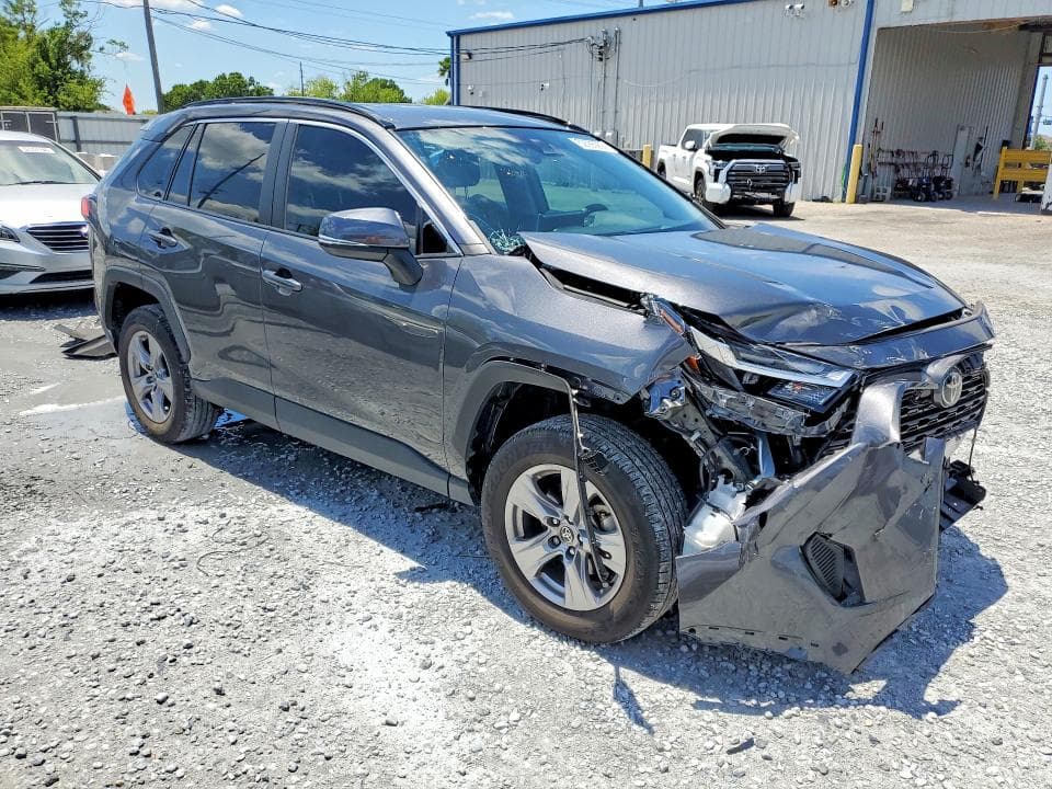 2023 TOYOTA RAV4 XLE 4