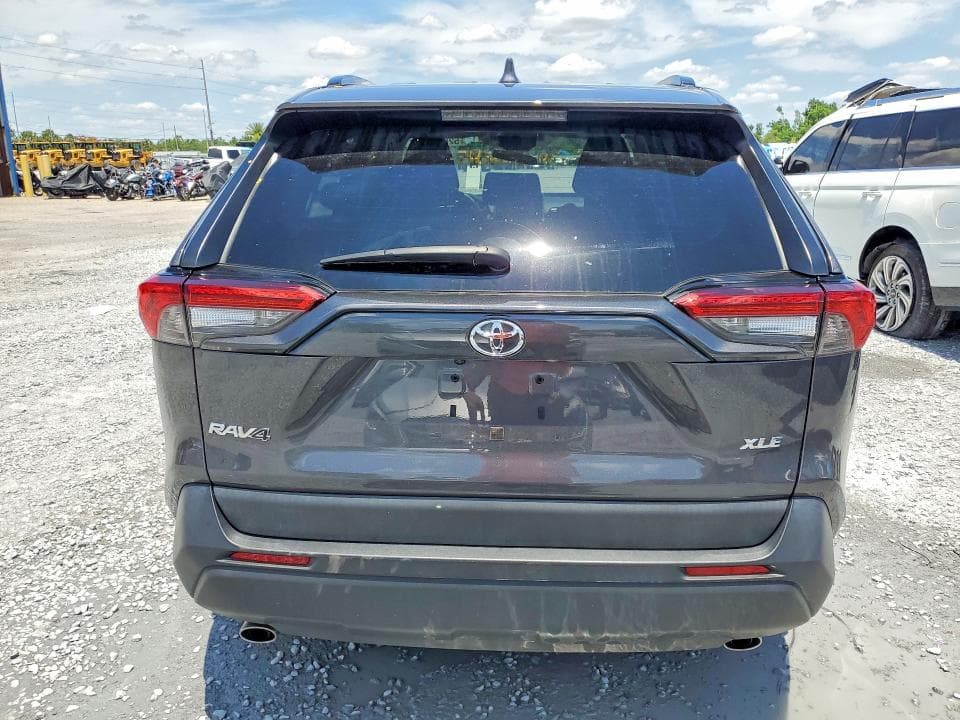 2023 TOYOTA RAV4 XLE 6