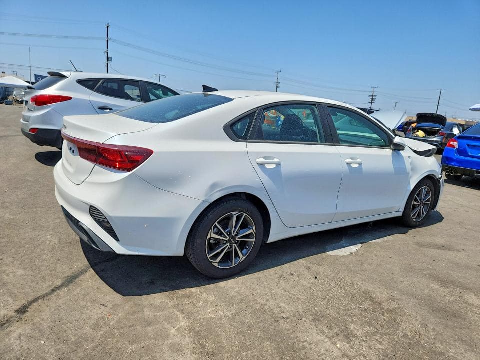 2023 KIA FORTE FE/LXS 3