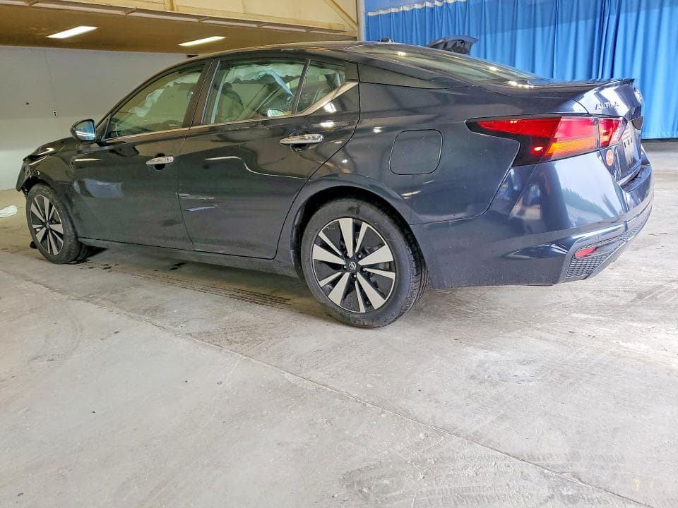 2022 NISSAN ALTIMA SV 2
