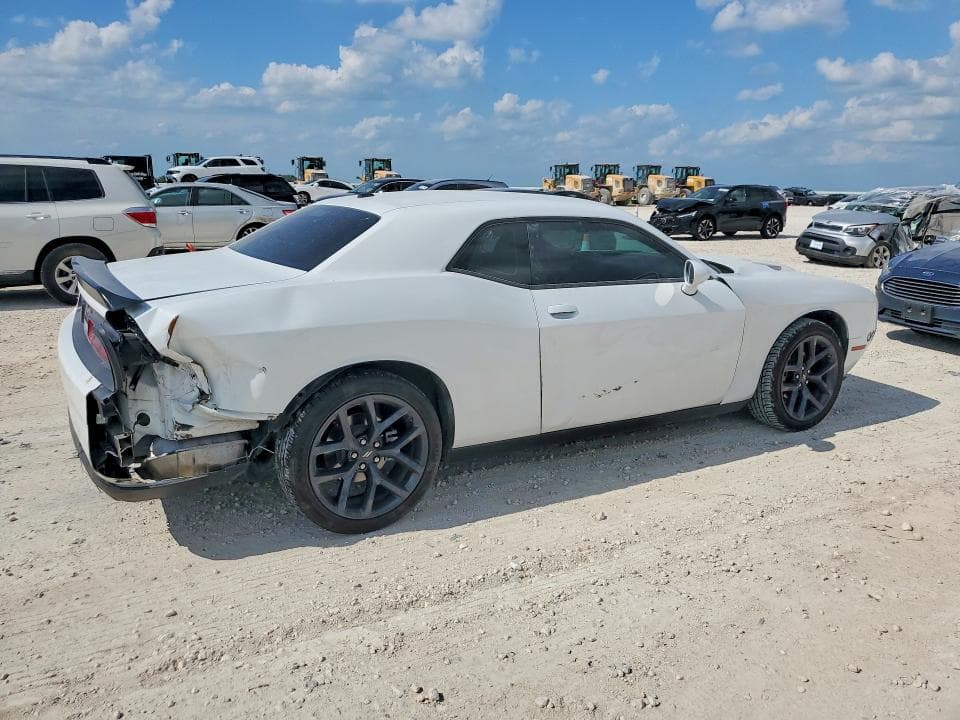 2023 DODGE CHALLENGER SXT 3