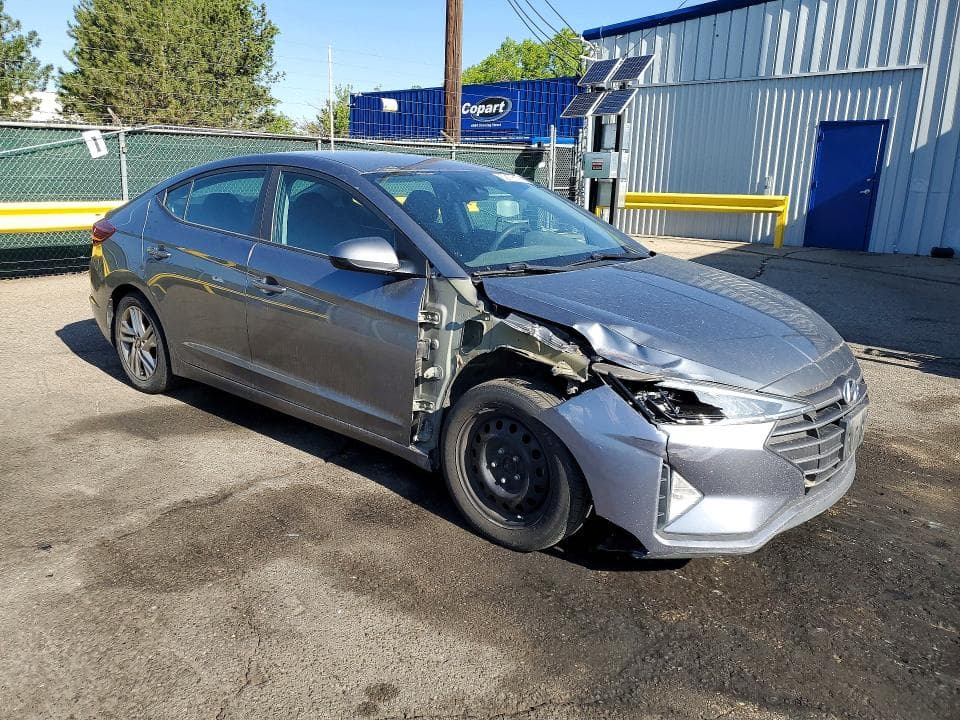 2019 HYUNDAI ELANTRA SEL 4