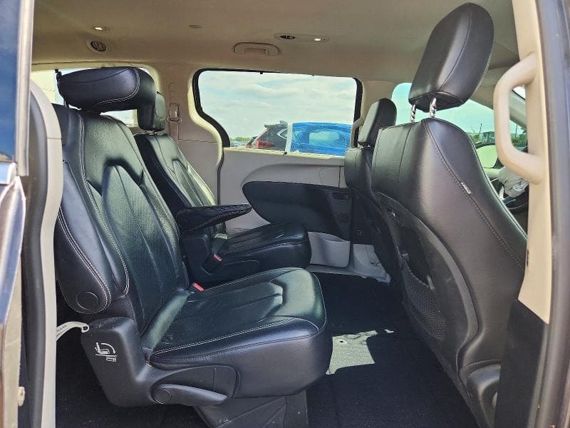 2022 CHRYSLER PACIFICA TOURING L 11