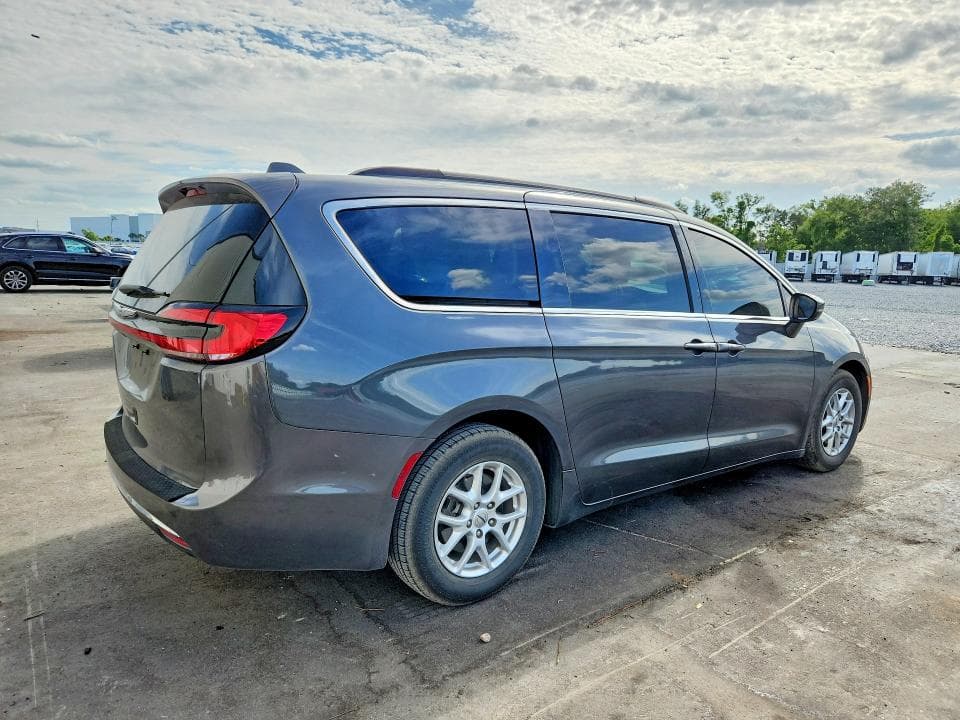 2022 CHRYSLER PACIFICA TOURING L 3