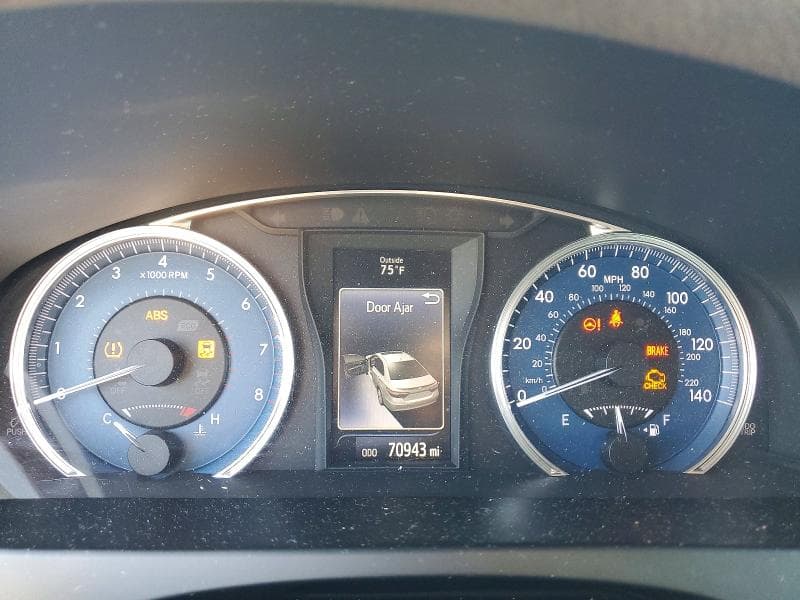 2017 TOYOTA CAMRY LE LE 9
