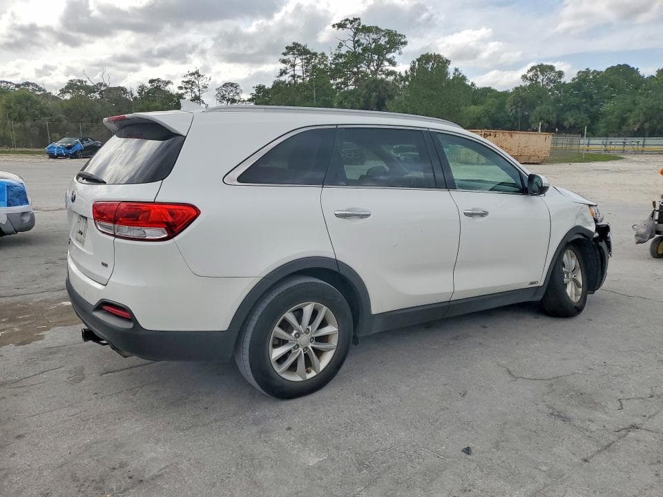 2018 KIA SORENTO LX 3