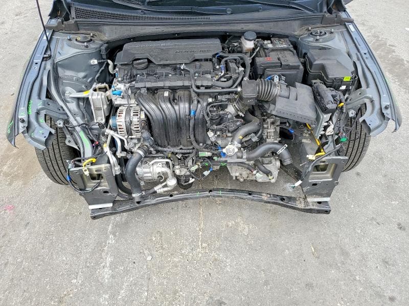 2025 HYUNDAI ELANTRA SE 11