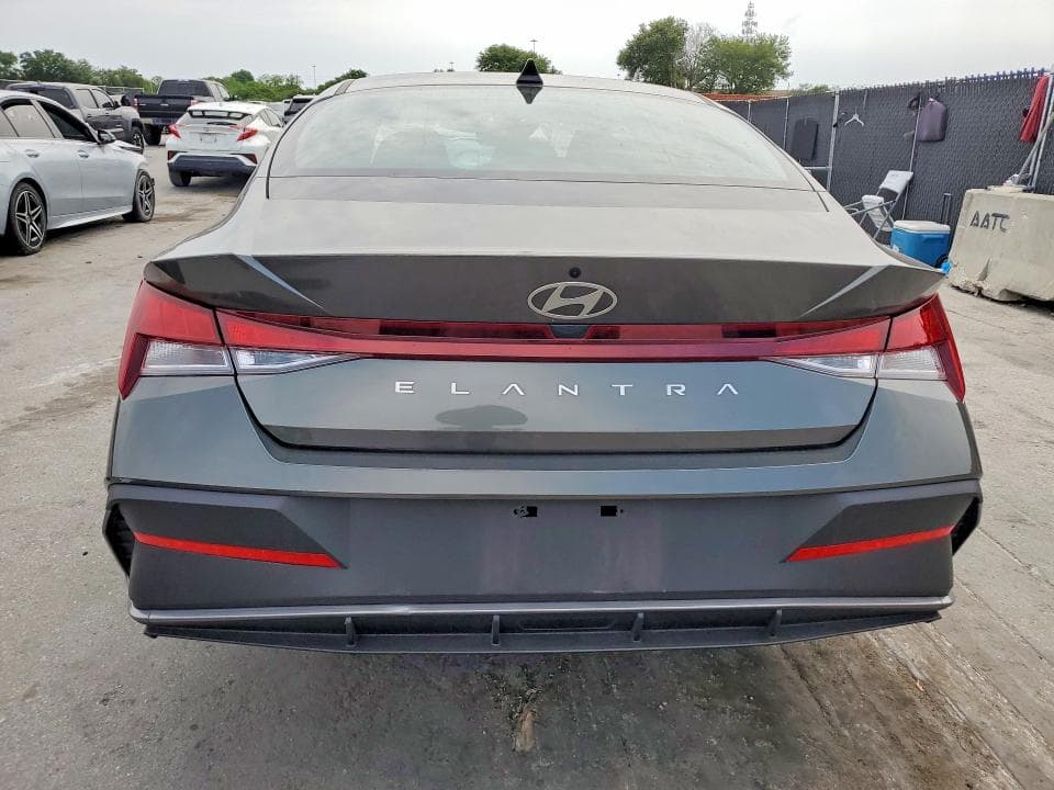 2025 HYUNDAI ELANTRA SE 6