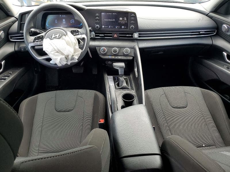 2025 HYUNDAI ELANTRA SE 8