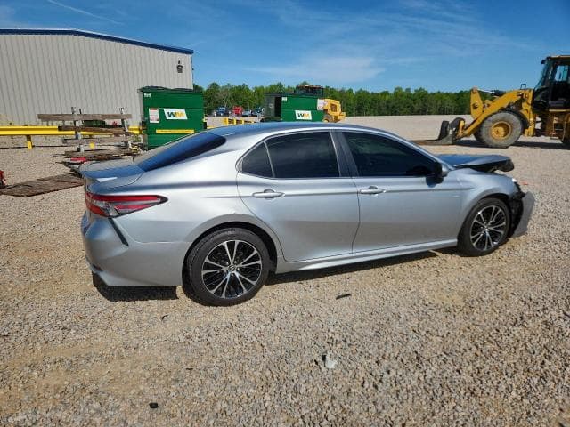 2018 TOYOTA CAMRY SE SE 3