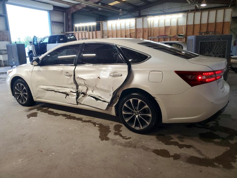 2016 TOYOTA AVALON XLE 2