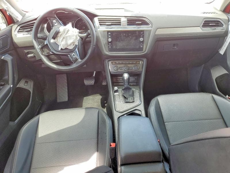 2018 VOLKSWAGEN TIGUAN SE SE 8