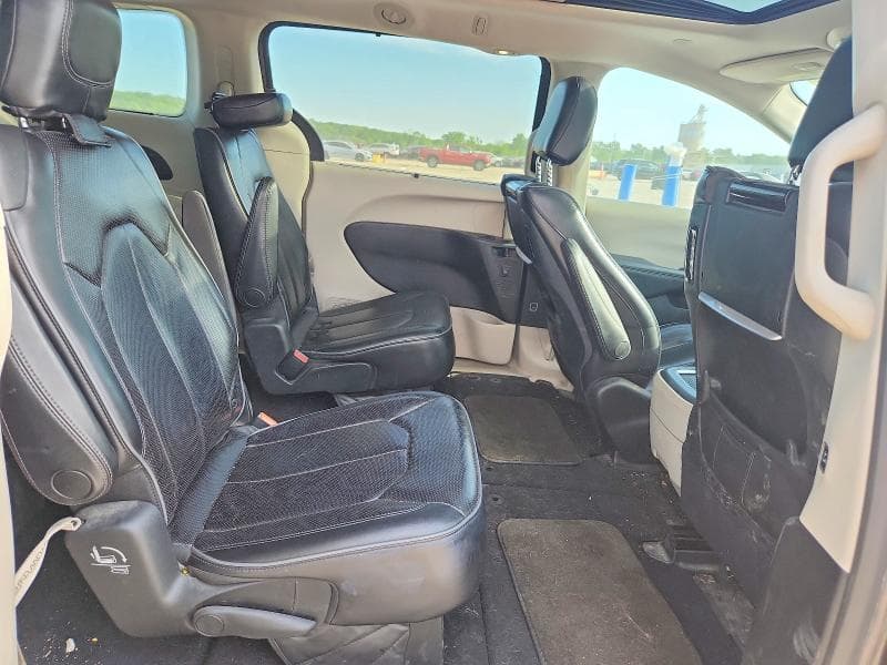 2017 CHRYSLER PACIFICA LIMITED LIMITED 11