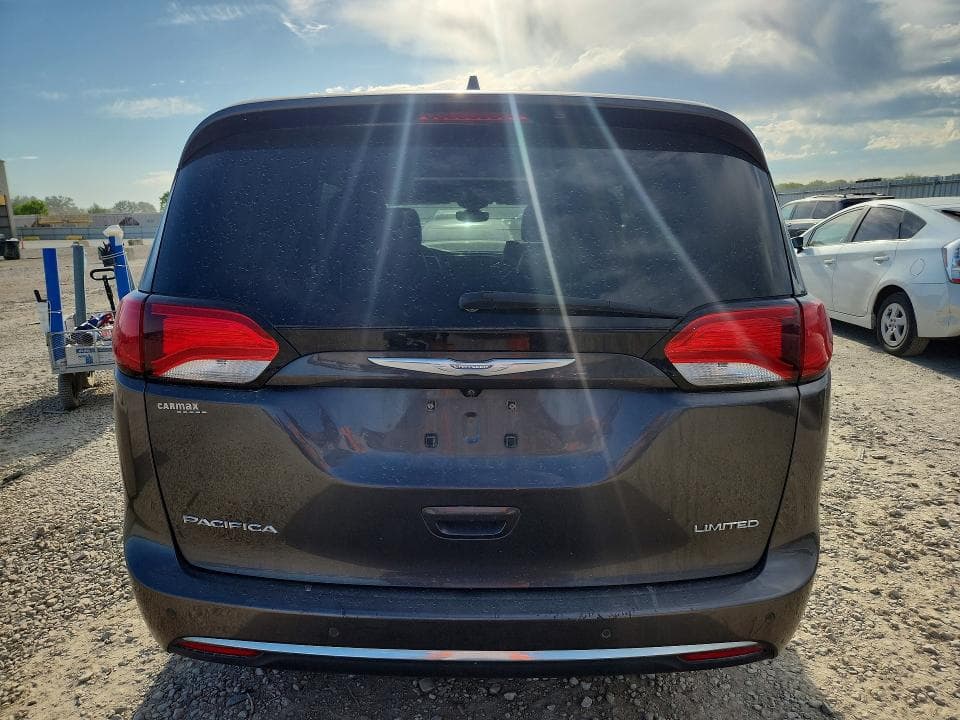 2017 CHRYSLER PACIFICA LIMITED LIMITED 6