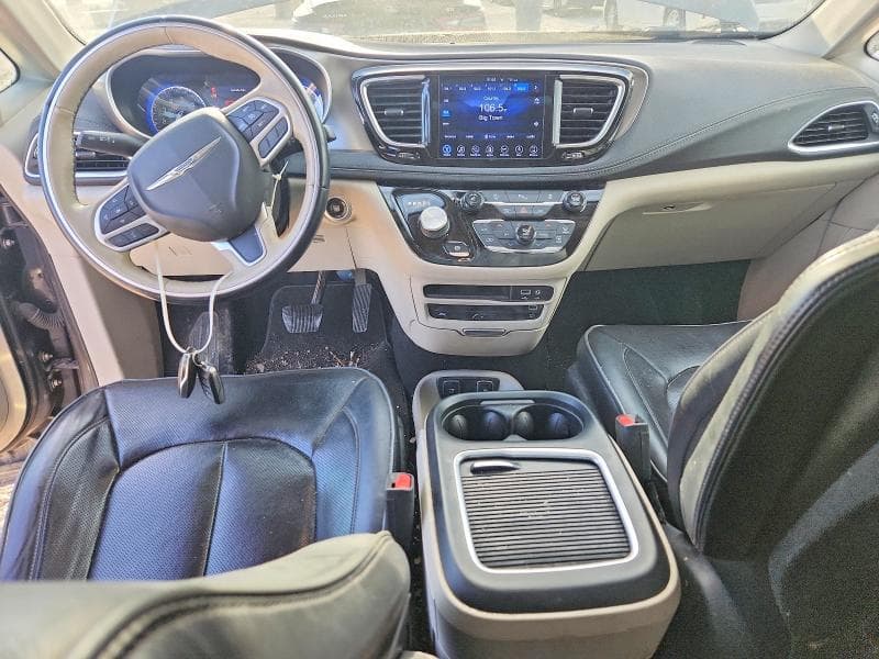 2017 CHRYSLER PACIFICA LIMITED LIMITED 8