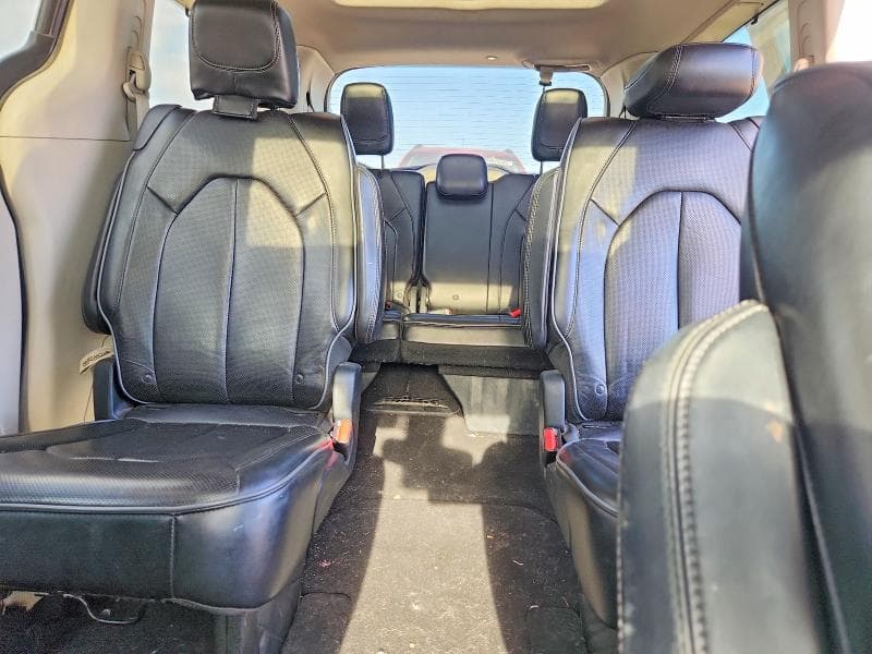 2017 CHRYSLER PACIFICA LIMITED LIMITED 10