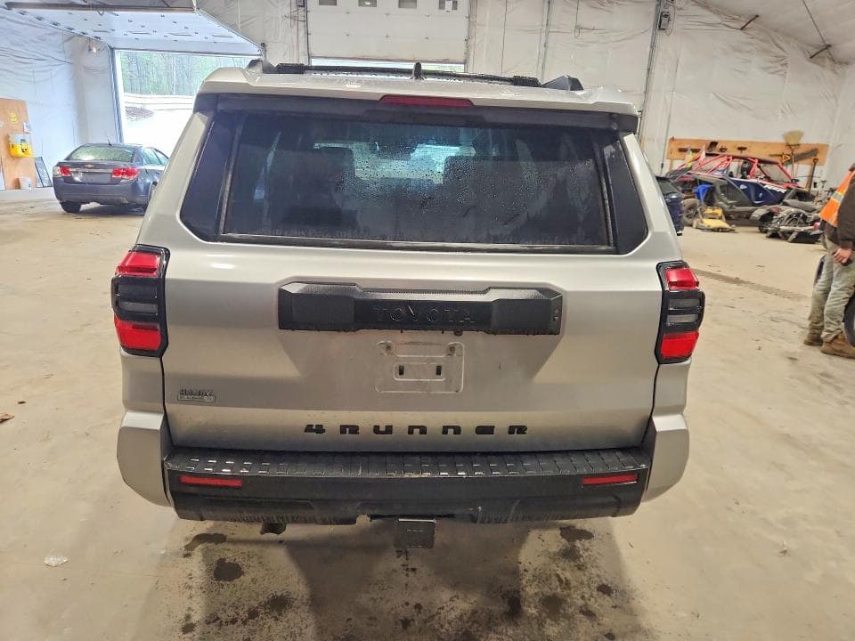 2025 TOYOTA 4RUNNER SR5 6