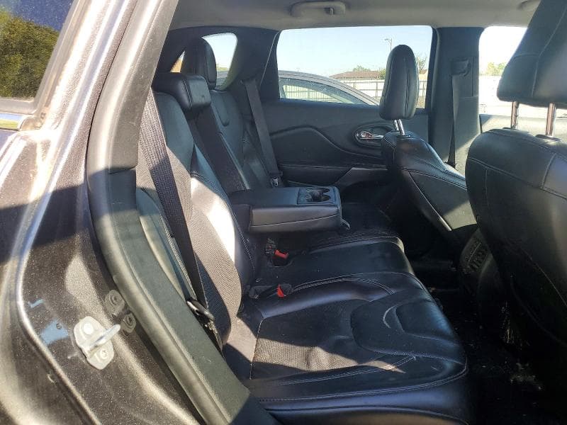 2019 JEEP CHEROKEE LIMITED 10