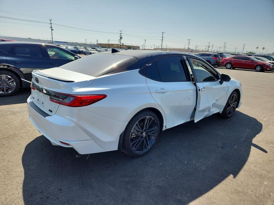 2025 TOYOTA CAMRY XSE 3