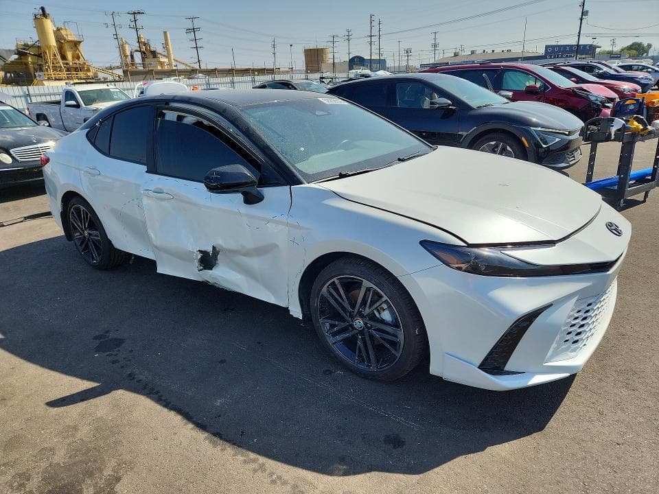 2025 TOYOTA CAMRY XSE 4