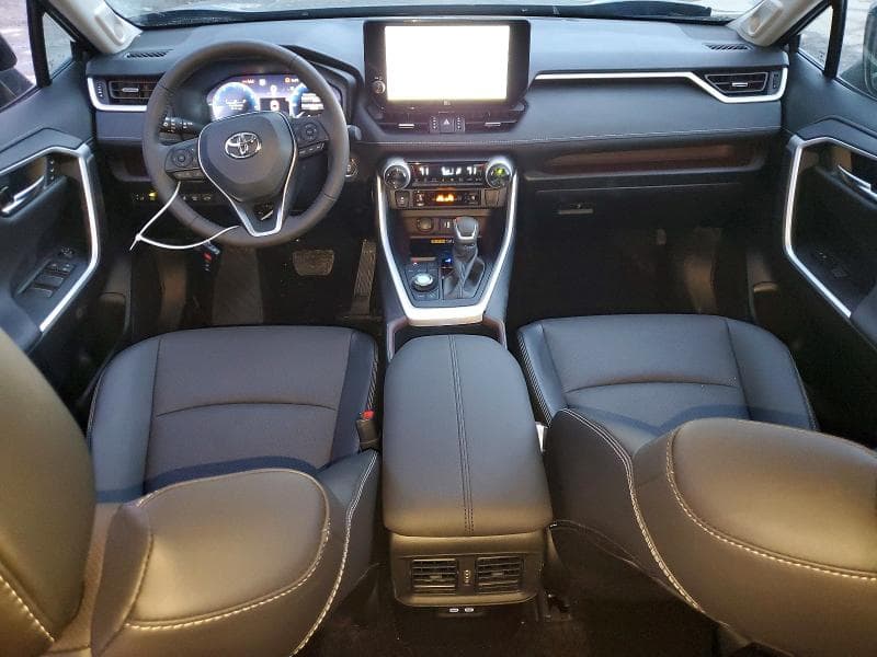 2025 TOYOTA RAV4 LIMITED 8