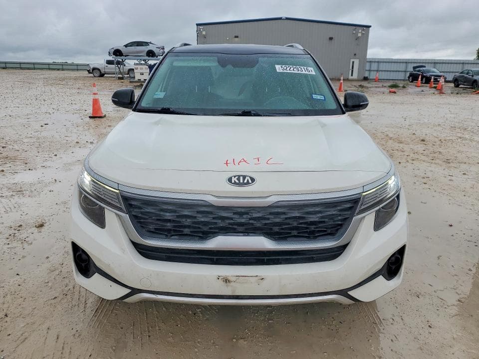 2021 KIA SELTOS S 5