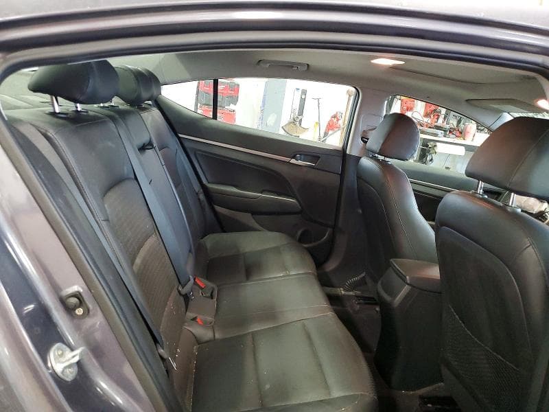 2018 HYUNDAI ELANTRA SEL 10