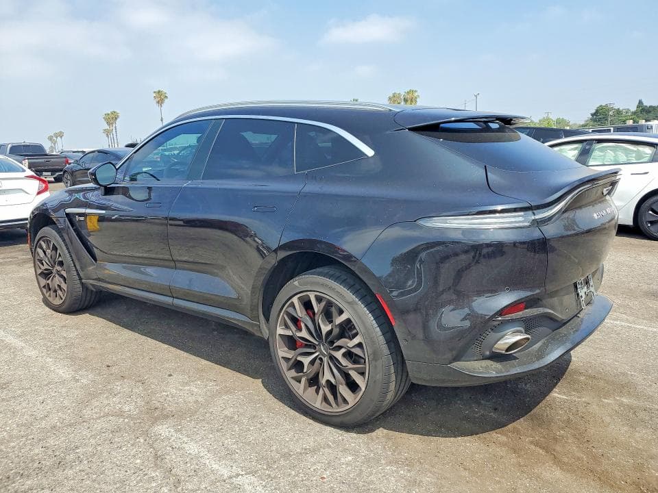 2021 ASTON MARTIN DBX 2