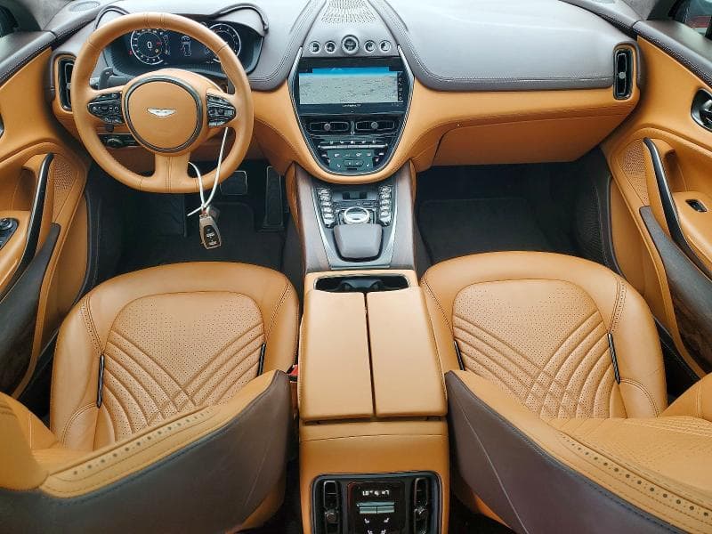 2021 ASTON MARTIN DBX 8