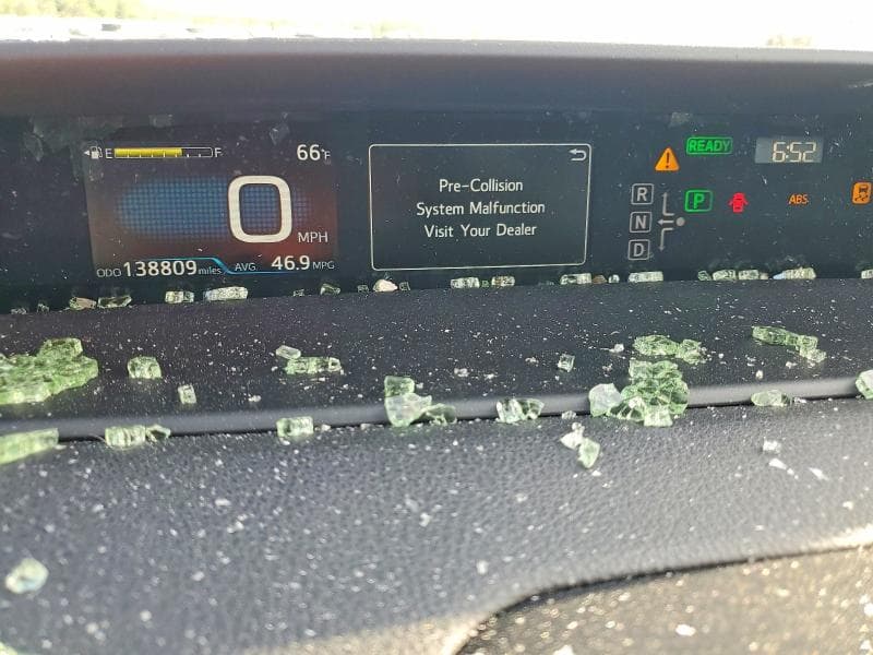 2017 TOYOTA PRIUS THREE TOURING 9