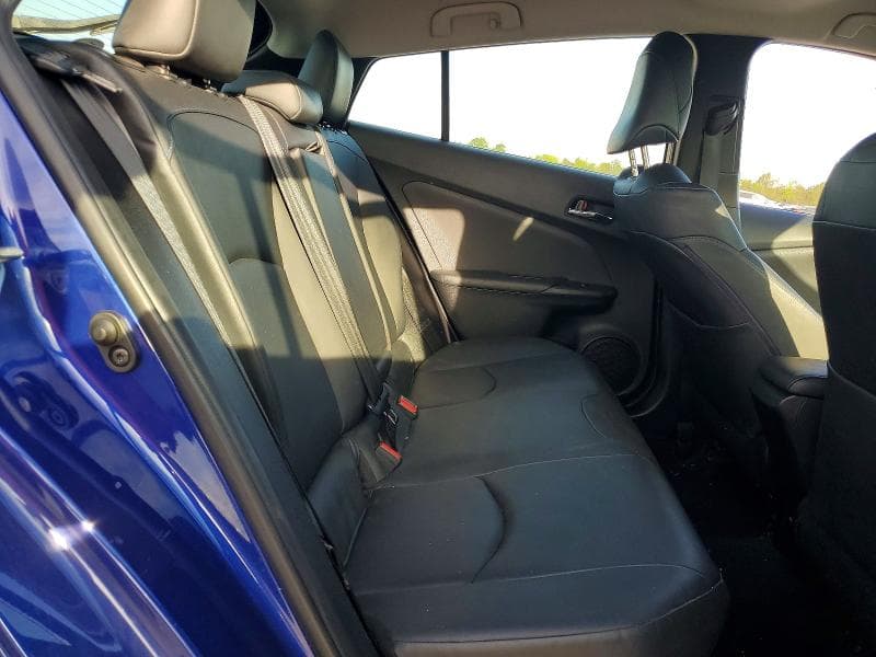 2017 TOYOTA PRIUS THREE TOURING 10
