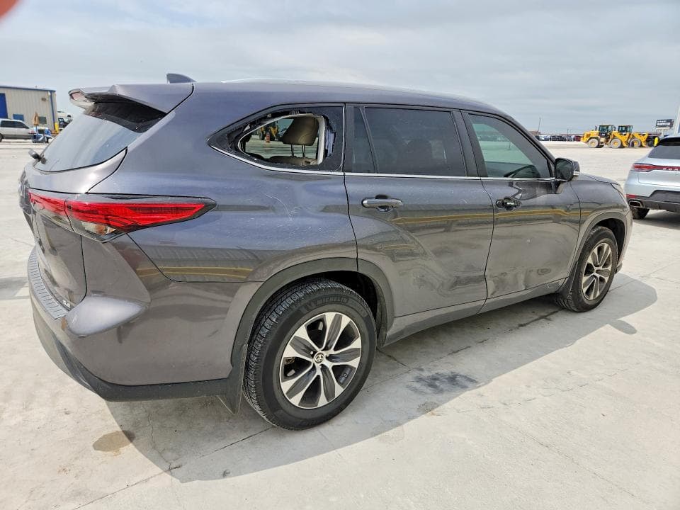 2023 TOYOTA HIGHLANDER XLE XLE 3