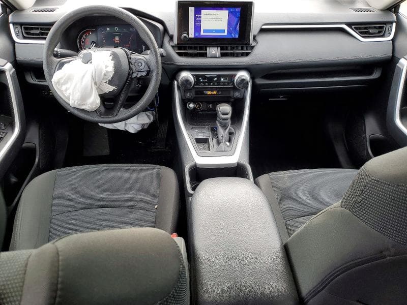 2024 TOYOTA RAV4 LE 8