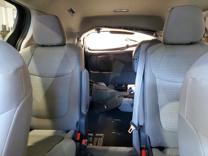 2021 TOYOTA SIENNA LE 10