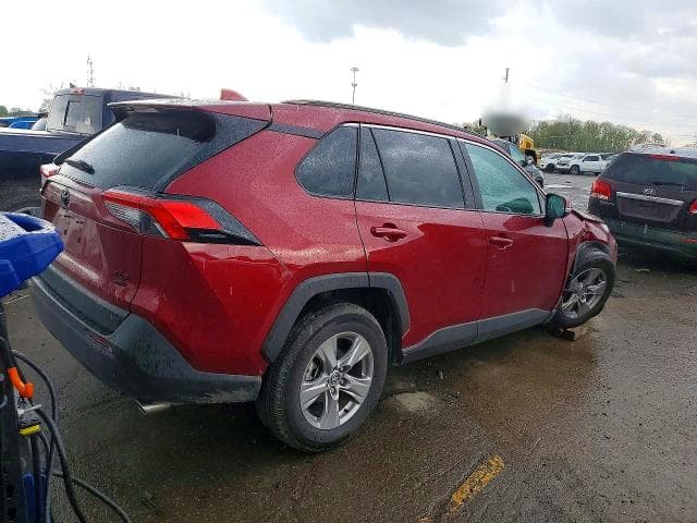 2025 TOYOTA RAV4 XLE 3
