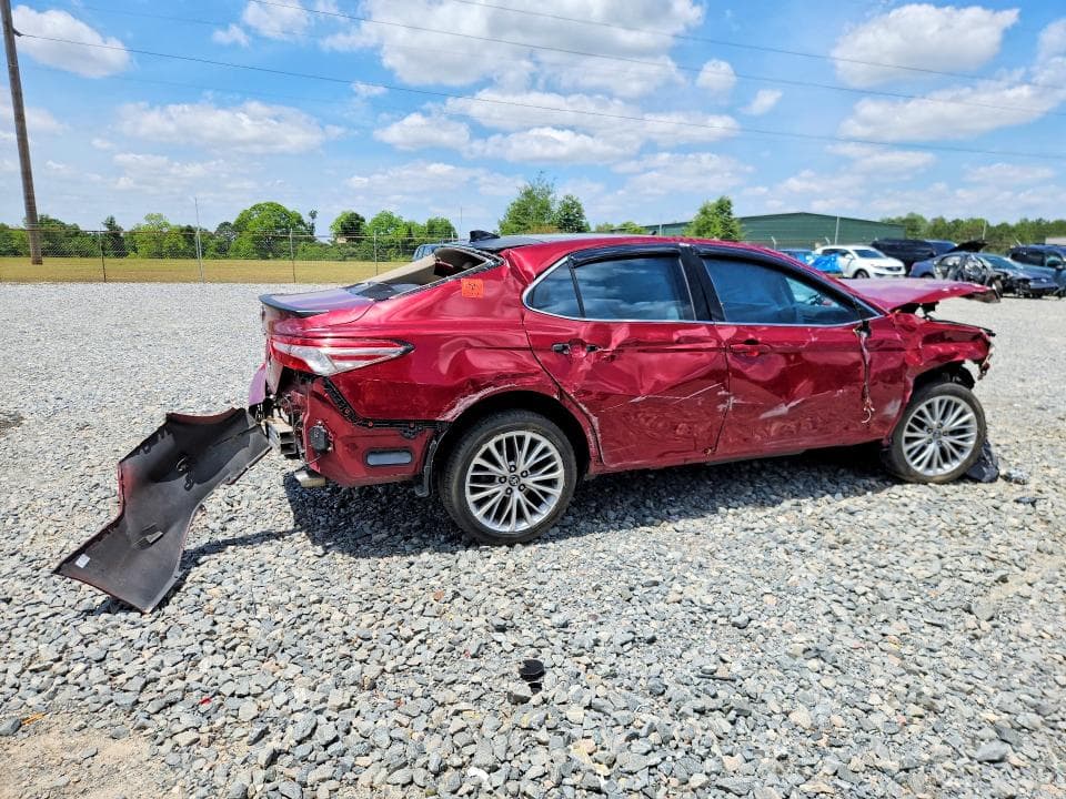 2018 TOYOTA CAMRY XLE XLE 3