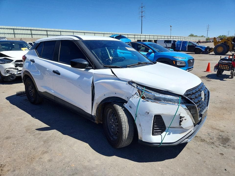 2021 NISSAN KICKS S 4