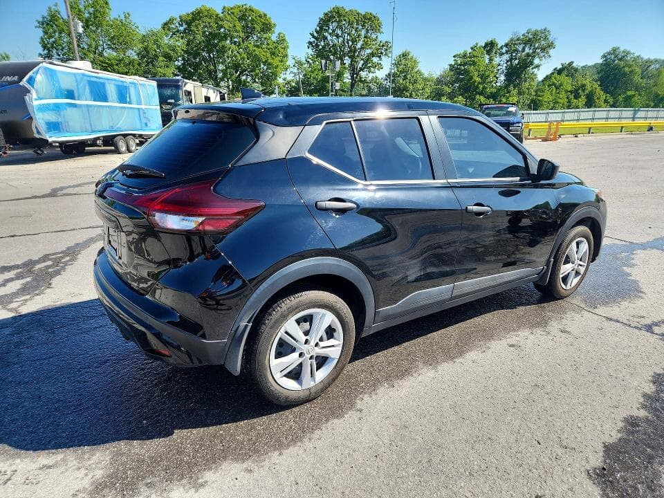 2024 NISSAN KICKS S 3